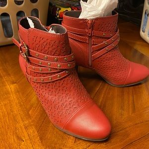 Rialto dark red ankle boots women’s 7.5 new never worn